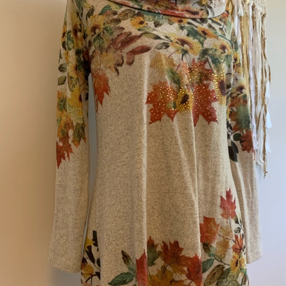 Fall sweater cowl neck by Emerald with sunflowers and tiny gems size medium EUC - Picture 3 of 7
